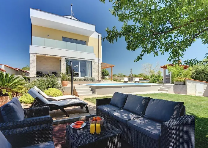 Villa White