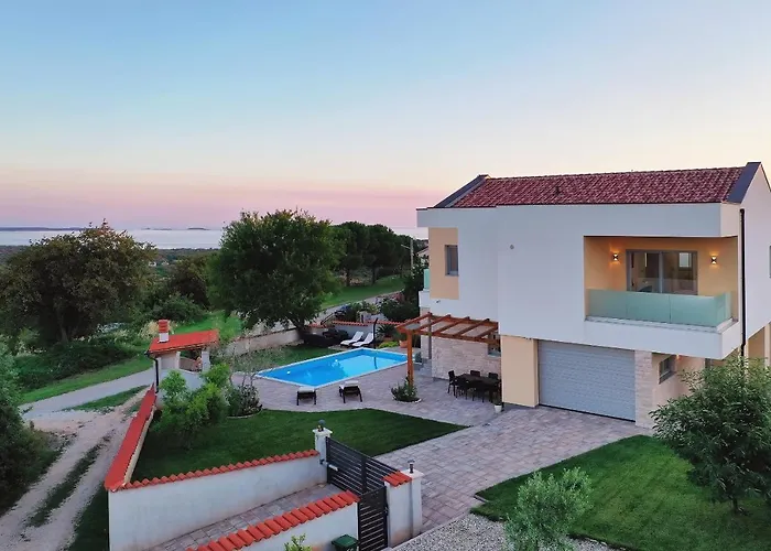 Villa White