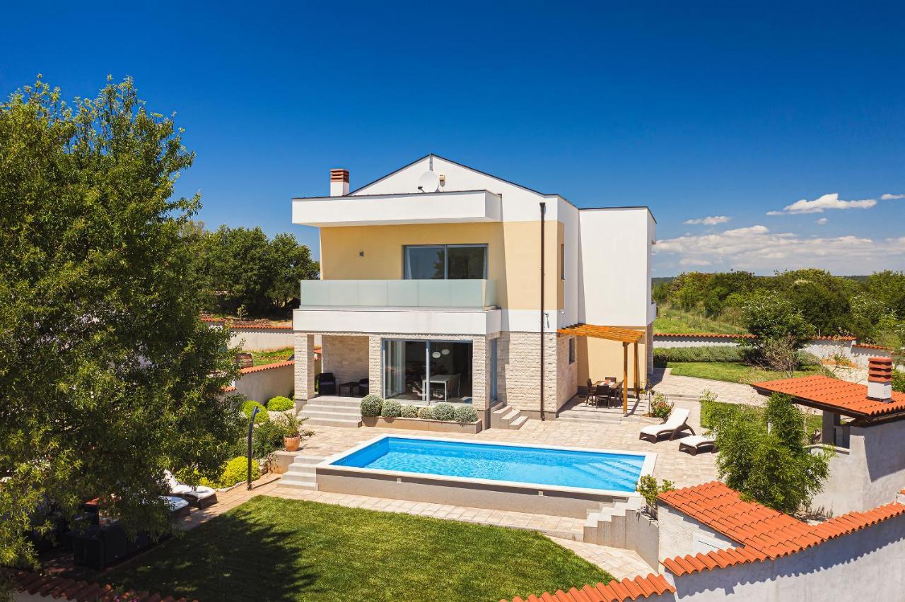 Villa White Barbariga