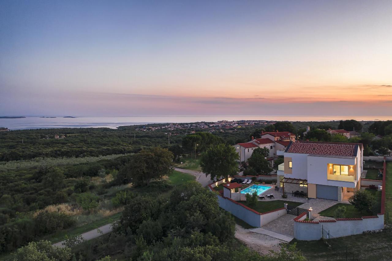 White Villa Barbariga
