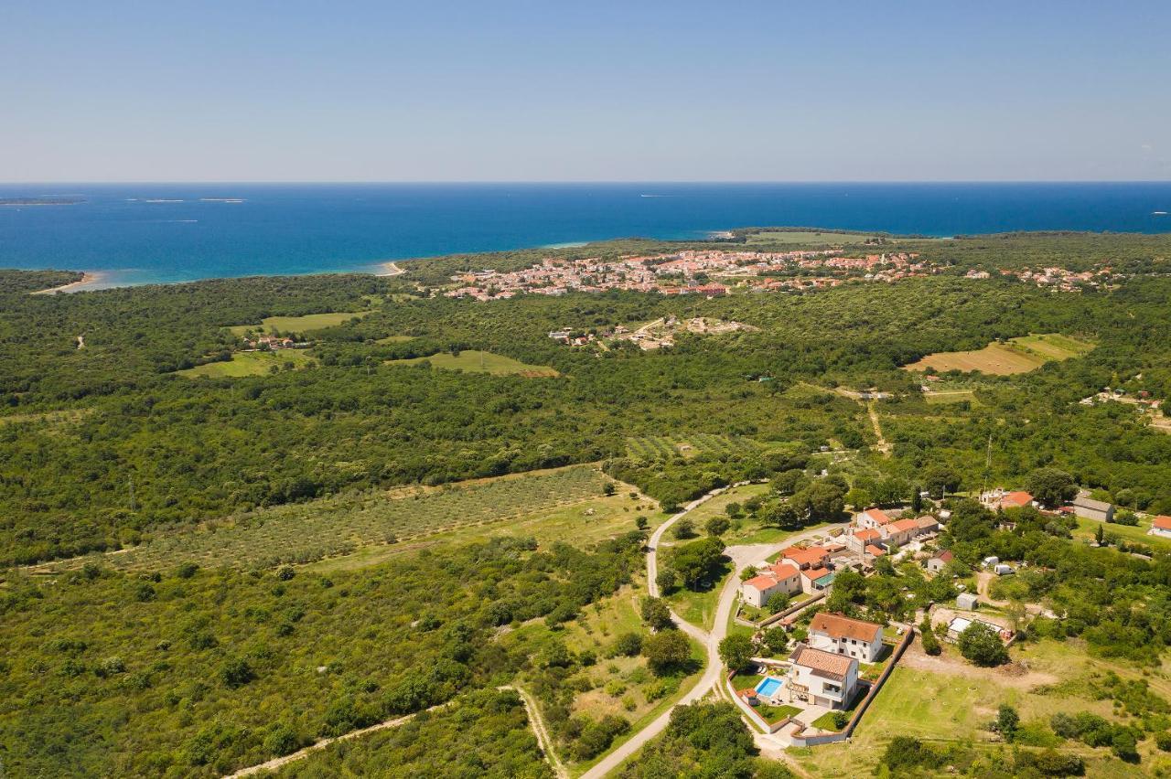 Villa White *