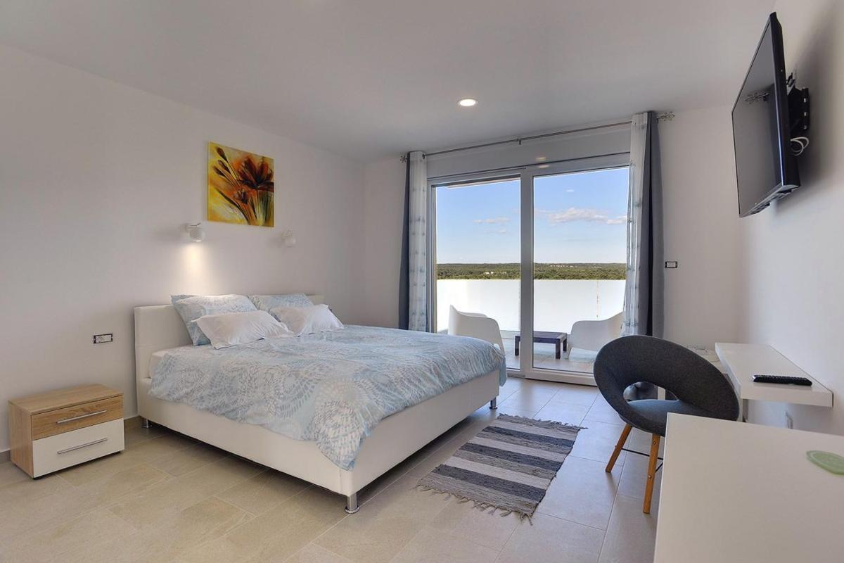 Villa White Barbariga
