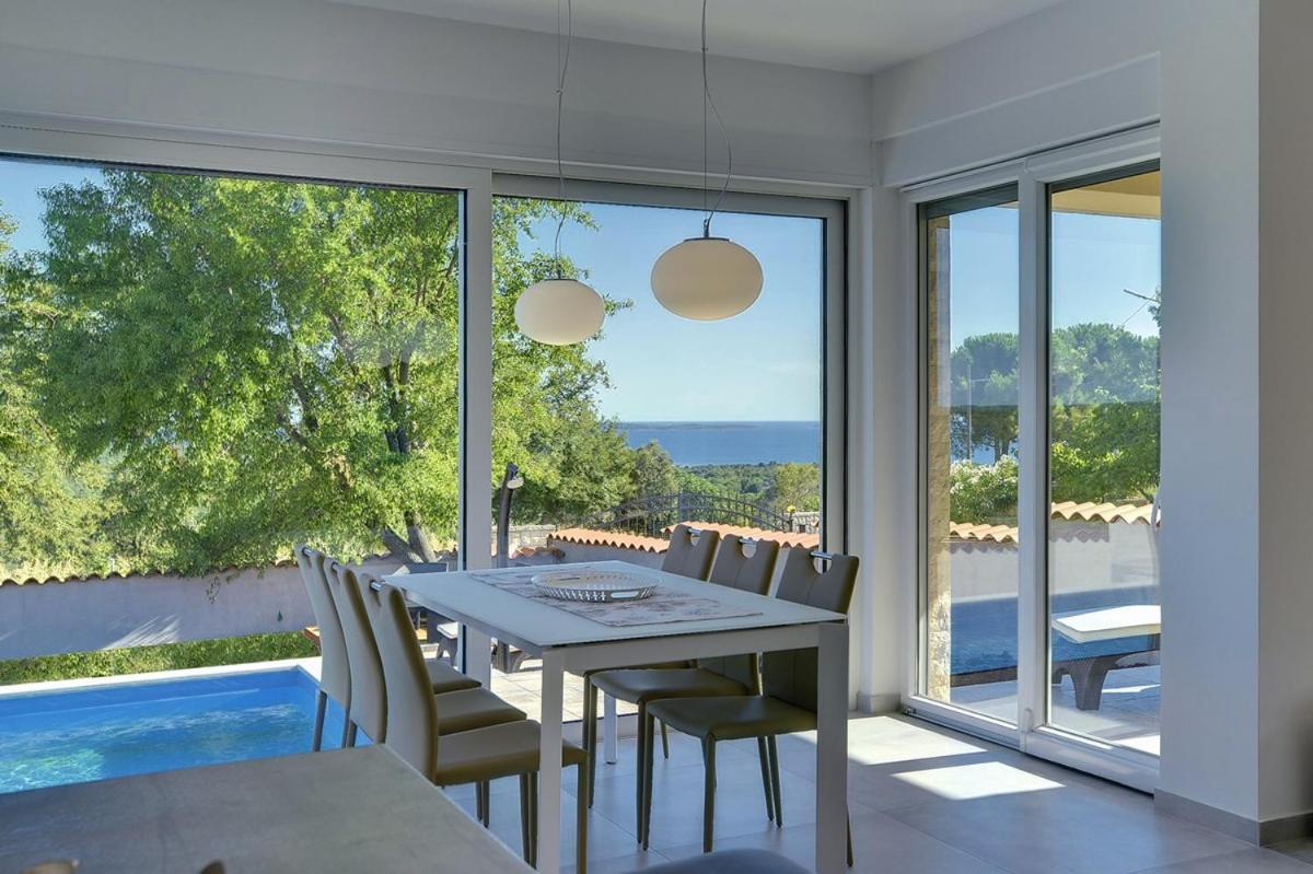 Villa White *