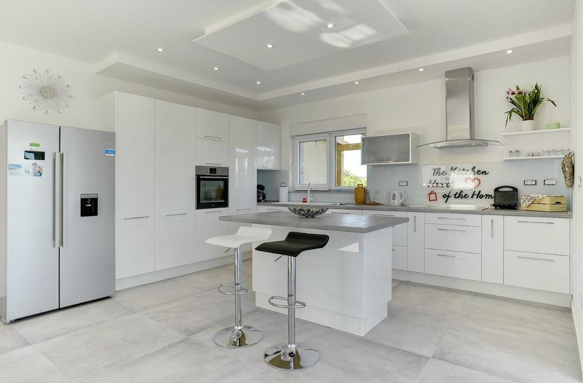 White Villa Barbariga