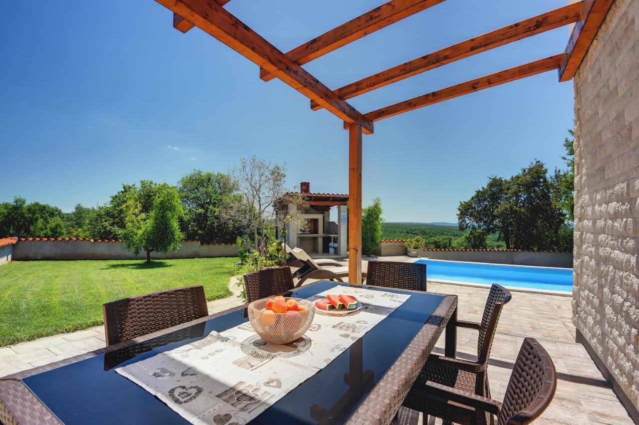 Villa White